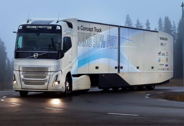 Volvo Truck presenta Concept Hybrid, l'alleato del trasporto sostenibile - - BioNotizie.com